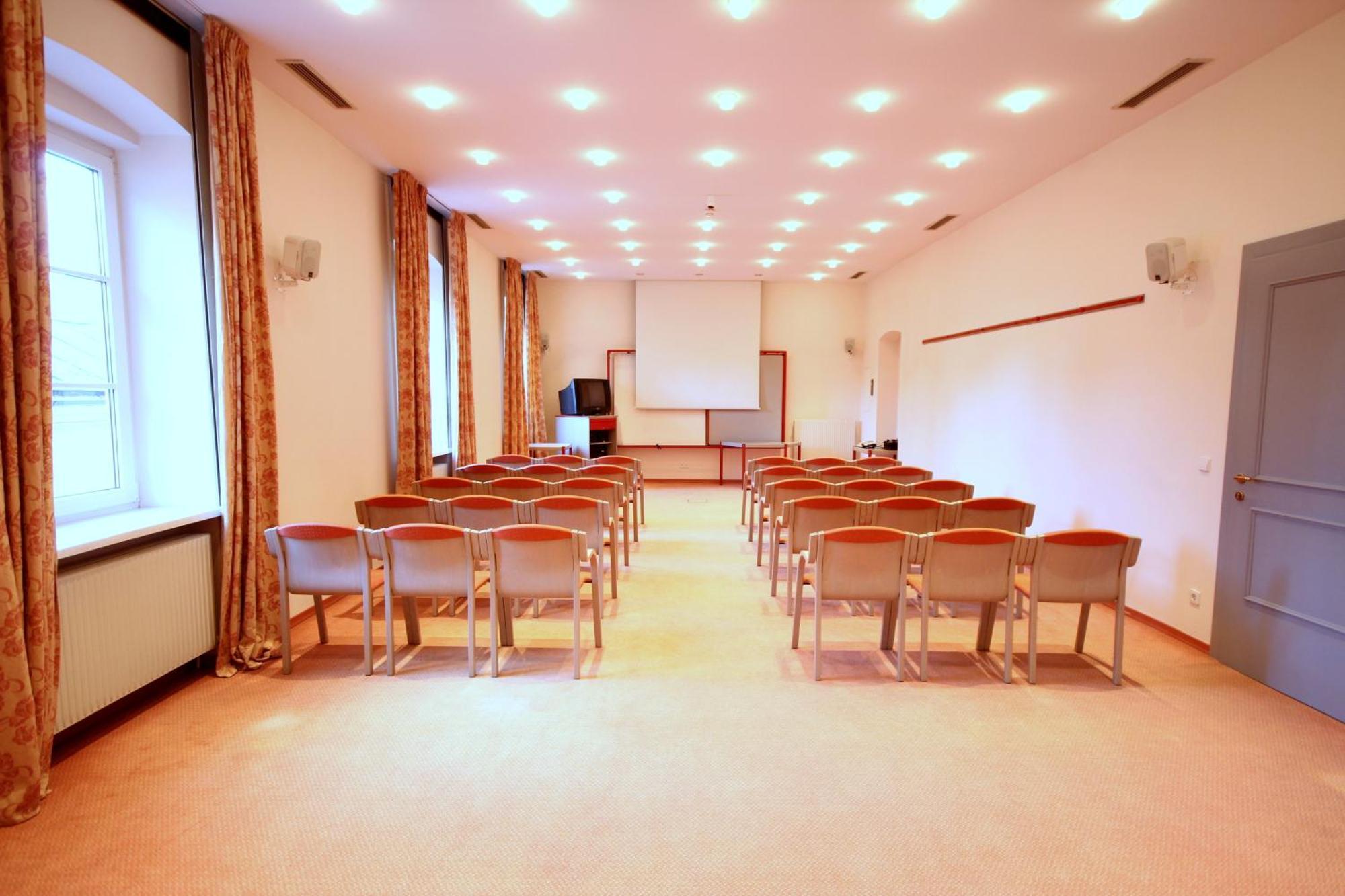 Carinthia Stadthotel Klagenfurt am Woerthersee Dış mekan fotoğraf