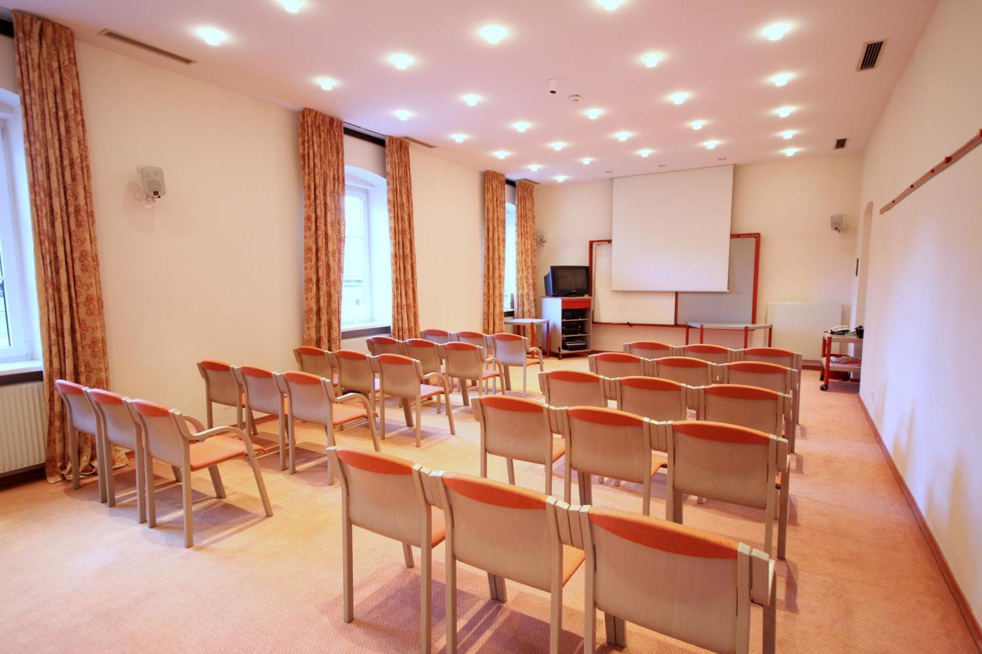 Carinthia Stadthotel Klagenfurt am Woerthersee Dış mekan fotoğraf